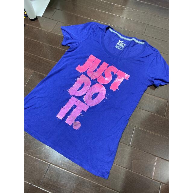 NIKE(ナイキ)のTシャツ　NIKE サイズM レディースのトップス(Tシャツ(半袖/袖なし))の商品写真