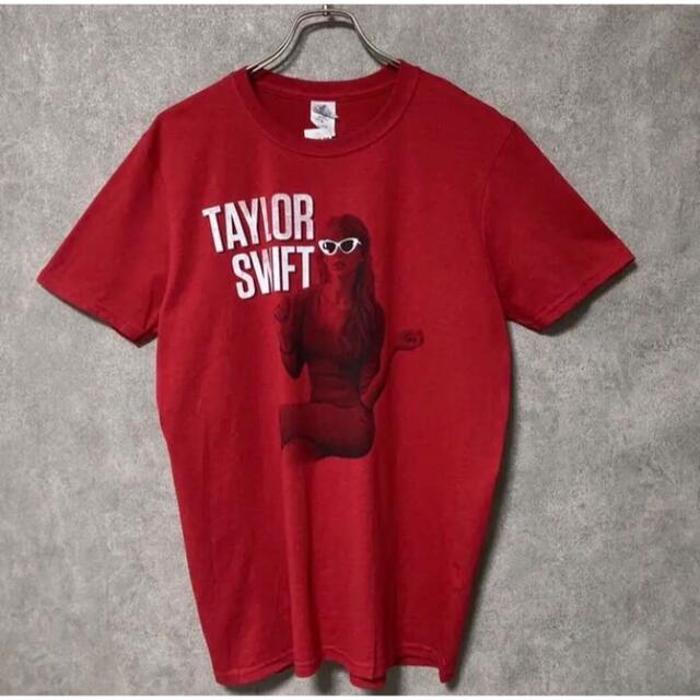 【新品未使用】Taylor Swift テイラースウィフト RED Tシャツ エンタメ/ホビーのタレントグッズ(ミュージシャン)の商品写真
