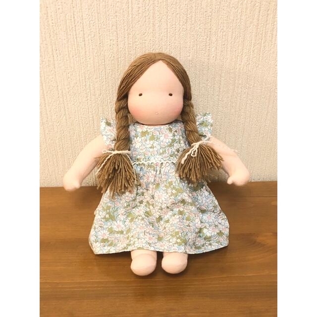 【夏服セール】ウォルドルフ人形（30cm）リバティワンピースの女の子