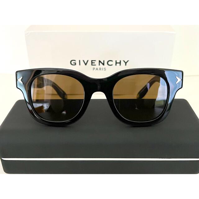 GIVENCHY ジバンシィ サングラス GV7037/S ブラック イタリア製