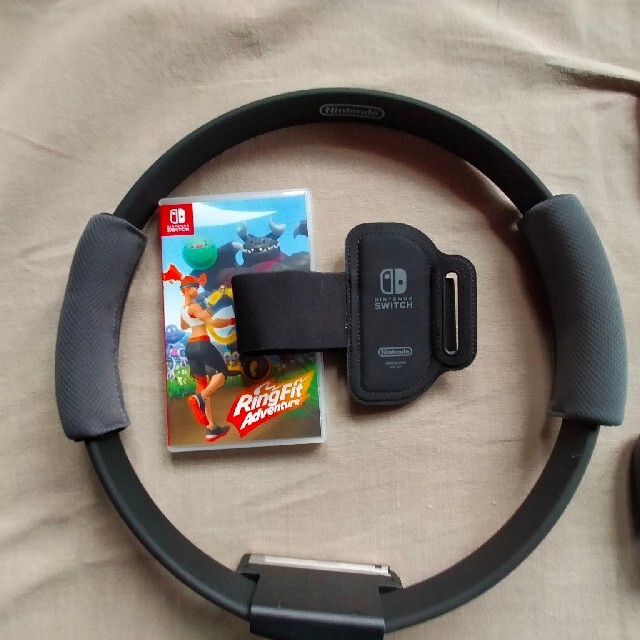 Nintendo Switch & リングフィット セット (バッグつき) Nintendo Switch & リングフィット セット (バッグつき)
