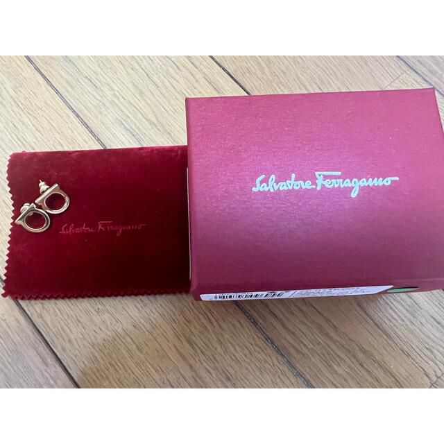 Salvatore Ferragamo(サルヴァトーレフェラガモ)のフェラガモ ピアス レディースのアクセサリー(ピアス)の商品写真