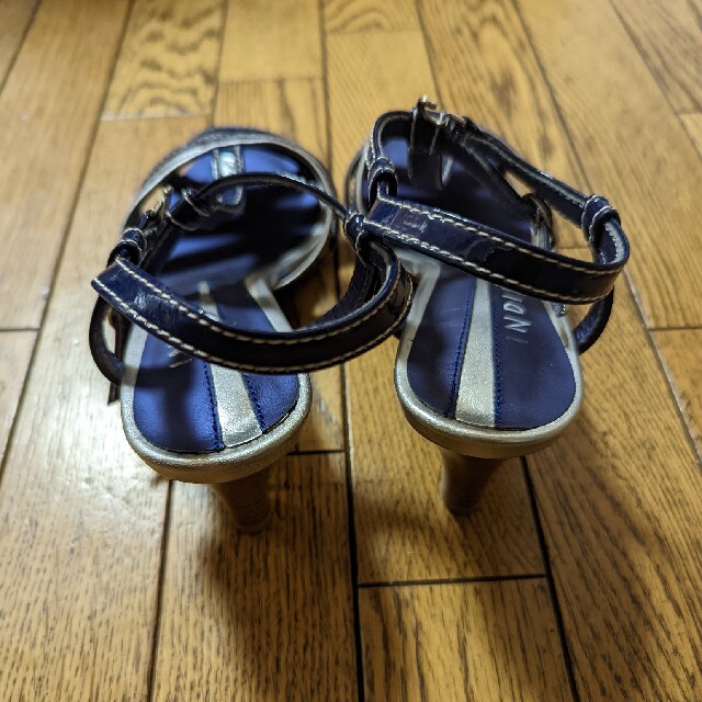 INDIVI(インディヴィ)のsophia様専用　未使用　INDIVI　サンダル　ブルー レディースの靴/シューズ(サンダル)の商品写真