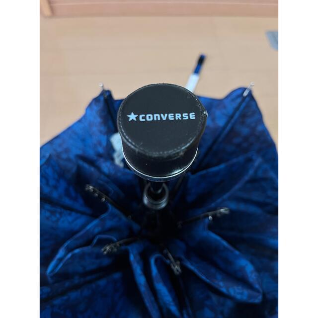 CONVERSE(コンバース)のconverse コンバース 子供用 折りたたみ傘 青 キッズ/ベビー/マタニティのこども用ファッション小物(傘)の商品写真