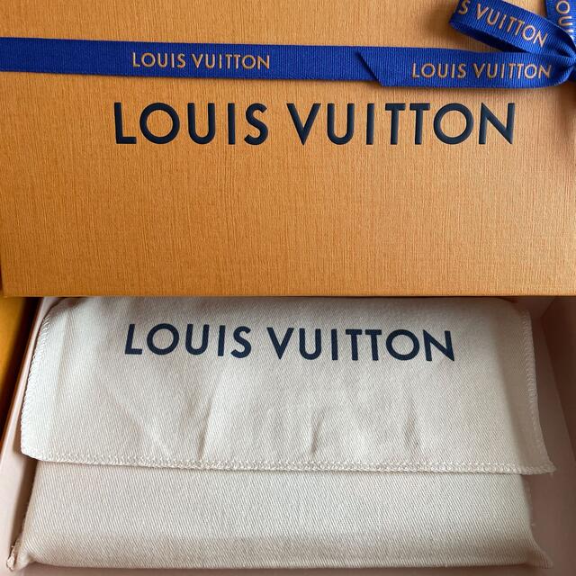 LOUIS VUITTON(ルイヴィトン)のジッピーウォレット  M81349  ルイヴィトン レディースのファッション小物(財布)の商品写真