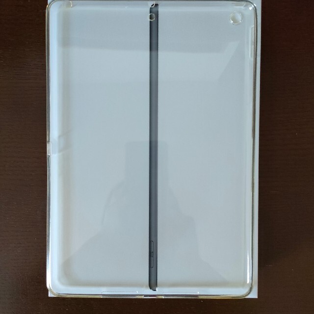 iPadケース 10.2インチ（シリコン クリア） スマホ/家電/カメラのPC/タブレット(その他)の商品写真