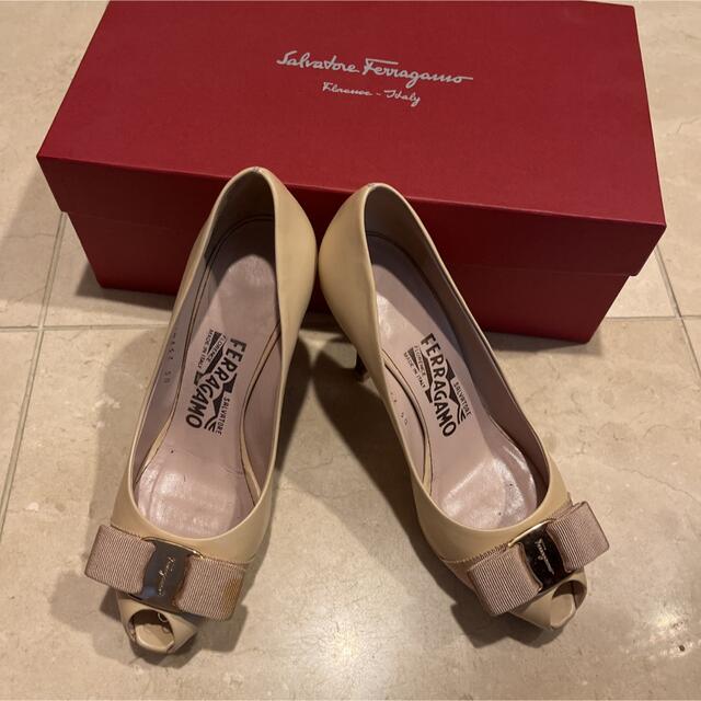 Ferragamo(フェラガモ)のフェラガモ　オープントゥ　パンプス レディースの靴/シューズ(ハイヒール/パンプス)の商品写真