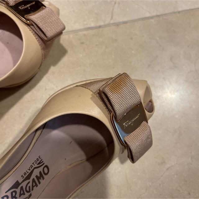 Ferragamo(フェラガモ)のフェラガモ　オープントゥ　パンプス レディースの靴/シューズ(ハイヒール/パンプス)の商品写真