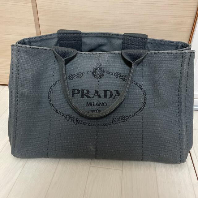 PRADA カナパ　Mサイズ　グレーレディース