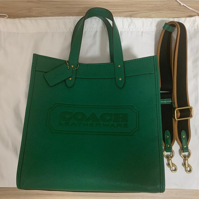 COACH(コーチ)のコーチ　フィールド　トート　バッグ　グリーン レディースのバッグ(トートバッグ)の商品写真