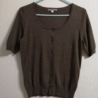 ユニクロ(UNIQLO)のUNIQLOユニクロ　 半袖前ボタンカーディガン 茶色 Mサイズ(カーディガン)