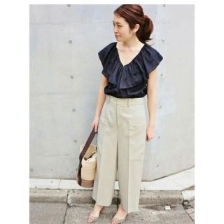 イエナ(IENA)の専用　　　美品　イエナ 製品染め ラッフルブラウス　クリーニング済(シャツ/ブラウス(半袖/袖なし))