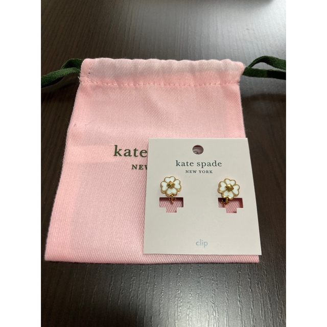 kate spade new york(ケイトスペードニューヨーク)のケイトスペード　スペード&スタッズ　イヤリング レディースのアクセサリー(イヤリング)の商品写真