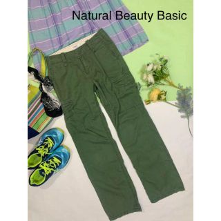 ナチュラルビューティーベーシック(NATURAL BEAUTY BASIC)のNatural Beauty Basicマニッシュな カーキグリーンカーゴパンツ(ワークパンツ/カーゴパンツ)