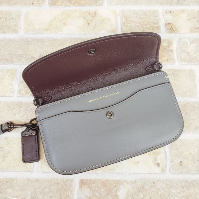 COACH(コーチ)のCOACH コーチ ☆ レザー ストラップ付 クラッチ ポーチ リストレット レディースのファッション小物(ポーチ)の商品写真