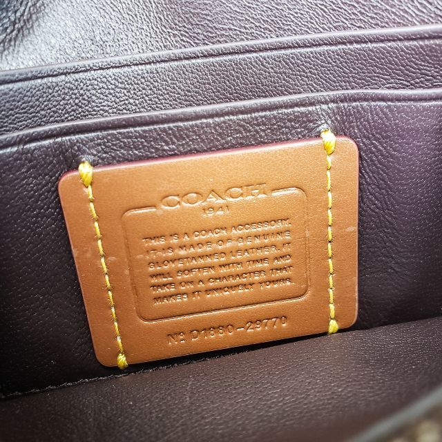 COACH(コーチ)のCOACH コーチ ☆ レザー ストラップ付 クラッチ ポーチ リストレット レディースのファッション小物(ポーチ)の商品写真