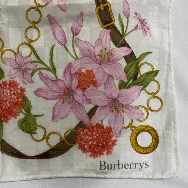 BURBERRY(バーバリー)のBurberrys ハンカチ　未使用品　花柄　#1886 レディースのファッション小物(ハンカチ)の商品写真