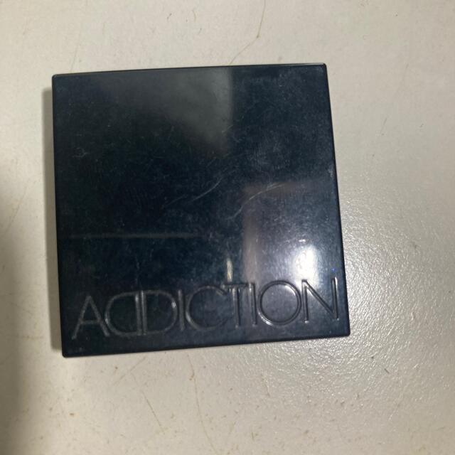 ADDICTION(アディクション)のaddiction アイシャドウ　025M 赤　レッド　 コスメ/美容のベースメイク/化粧品(アイシャドウ)の商品写真