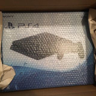 ソニー(SONY)の【送料込】新品 PS4  最新型 500GB CUH-2000A B01(家庭用ゲーム機本体)