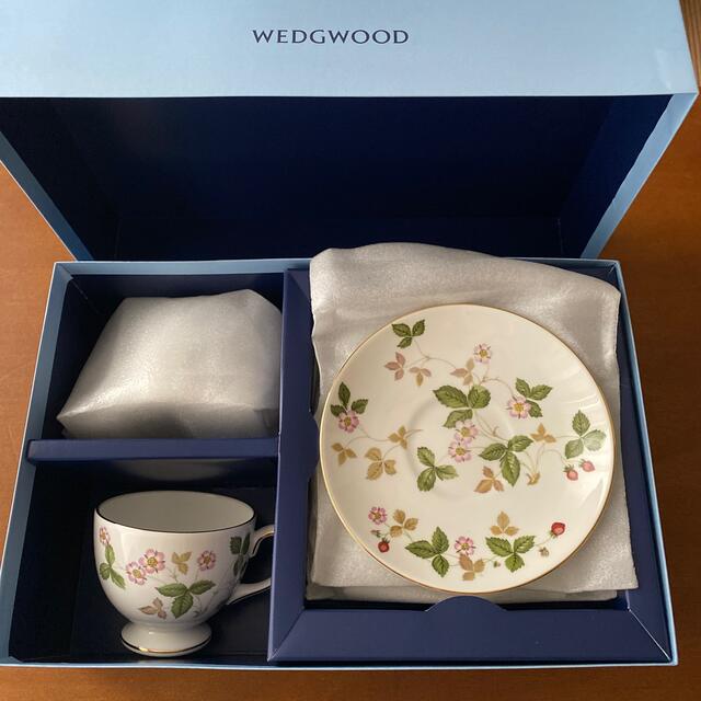 WEDGWOOD ワイルドストロベリー ティーカップ&ソーサーセット