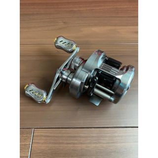 シマノ(SHIMANO)のシマノ 19 カルカッタコンクエストDC200  明日まで限定格安(リール)