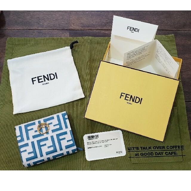 FENDI - フェンディ FENDI 財布 二つ折り ミニ財布 F is Fendi エンボス