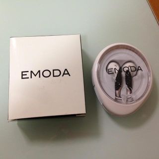 エモダ(EMODA)の新品♡EMODAデコイヤフォン♡(ストラップ/イヤホンジャック)