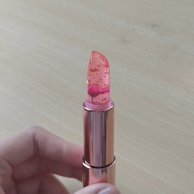 Kylie Cosmetics(カイリーコスメティックス)のカイリジュメイ フラワーリップ ティント コスメ/美容のベースメイク/化粧品(口紅)の商品写真