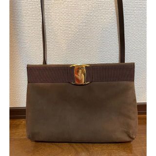 サルヴァトーレフェラガモ(Salvatore Ferragamo)の【ジャンク品】フェラガモ　ポシェット　ブラウン(ショルダーバッグ)