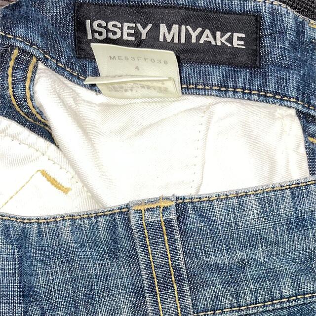 ISSEY MIYAKE(イッセイミヤケ)の本日特別価格　ISSEY MIYANE ジョッキーデニム メンズのパンツ(デニム/ジーンズ)の商品写真