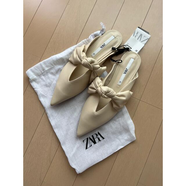 ZARA(ザラ)の【新品未使用】ザラ　ZARA ノットディテールミュール　フラットシューズ　 レディースの靴/シューズ(ミュール)の商品写真