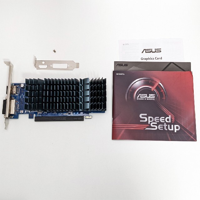 ASUS(エイスース)のASUS GT1030-SL-2G-BRK グラフィックボード  NVIDIA スマホ/家電/カメラのPC/タブレット(PCパーツ)の商品写真
