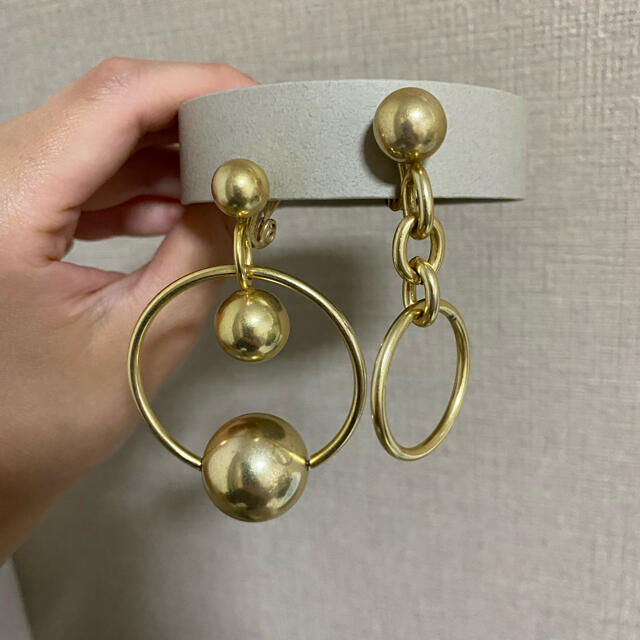 Ameri VINTAGE(アメリヴィンテージ)のSPHERE EARRING ameri レディースのアクセサリー(イヤリング)の商品写真