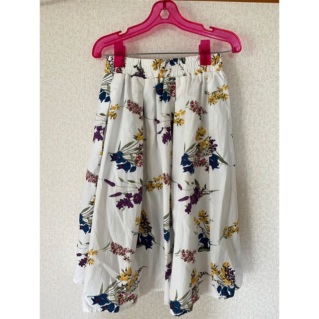 Avail(アベイル)のフレア花柄スカート アベイル レディースのスカート(ひざ丈スカート)の商品写真