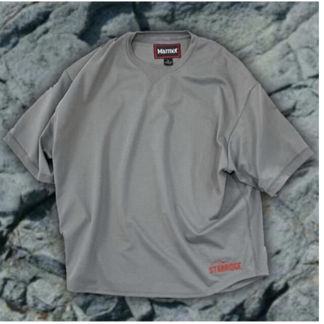 MARMOT(マーモット)のSTABRIDGE × Marmot Back Logo H/S Crew メンズのトップス(Tシャツ/カットソー(七分/長袖))の商品写真