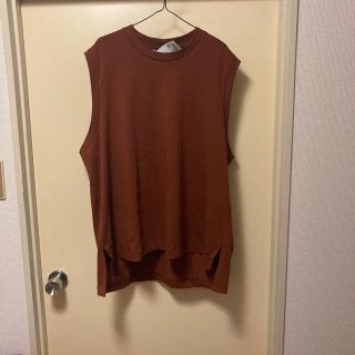 ユニクロ(UNIQLO)のMame UNIQLO 茶色　XXL タンクトップ　(タンクトップ)