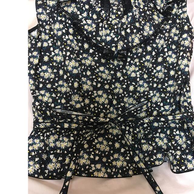 MARC JACOBS(マークジェイコブス)のMARC JACOBS 花柄トップス レディースのトップス(シャツ/ブラウス(半袖/袖なし))の商品写真