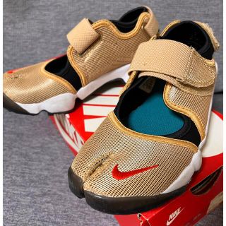 ナイキ(NIKE)のNIKE エアリフト　ゴールド(スニーカー)