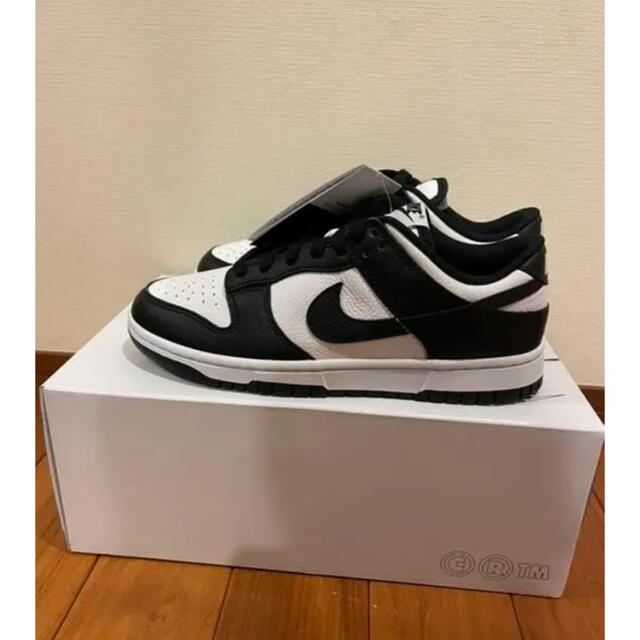 NIKE(ナイキ)のNIKE DUNK LOW By You ナイキ　ダンクロー　バイユー　パンダ レディースの靴/シューズ(スニーカー)の商品写真