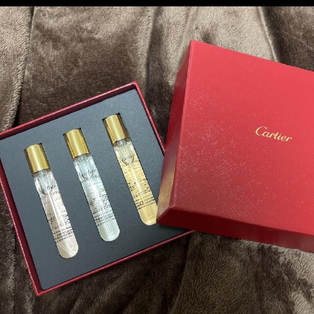 Cartier　ホリデーシーズン　ノベルティ香水(女性用)