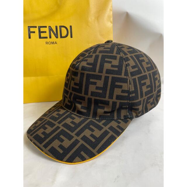 FENDI(フェンディ)のFF ベースボールキャップ 帽子 ブラウン イエロー メンズの帽子(キャップ)の商品写真