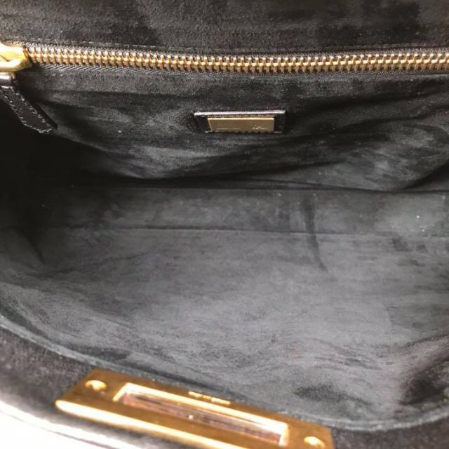 FENDI(フェンディ)のフェンディ FENDI ピーカブー ハンドバッグ ショルダーバッグ 黒 レザー レディースのバッグ(ショルダーバッグ)の商品写真