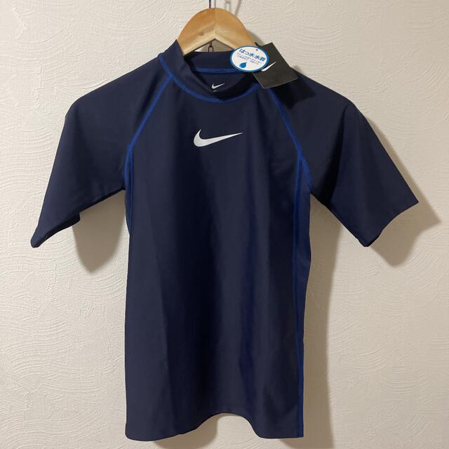 NIKE(ナイキ)の新品140  ナイキ BOYS スクール 水着 プール  UVラッシュガード キッズ/ベビー/マタニティのキッズ服男の子用(90cm~)(水着)の商品写真