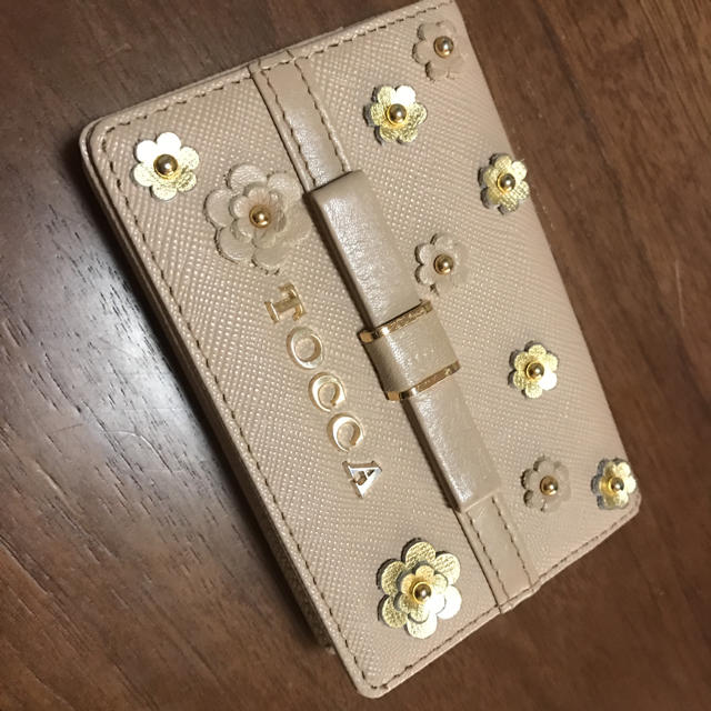 TOCCA カードケース ベージュ