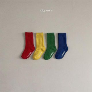 4足セット❗️Rainbow socks　ソックス キッズ 靴下　ベビー靴下(靴下/タイツ)