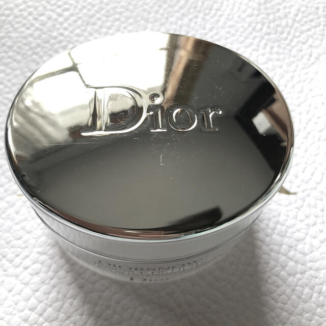 Dior(ディオール)の【新品未使用】ディオール スノー ブライトニング モイスト クリーム 50ml コスメ/美容のスキンケア/基礎化粧品(フェイスクリーム)の商品写真