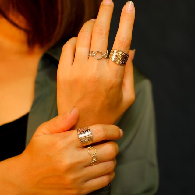 ボヘミアンリゾート リング　クロコダイル フリーサイズ 指輪 金属アレルギー対応 レディースのアクセサリー(リング(指輪))の商品写真