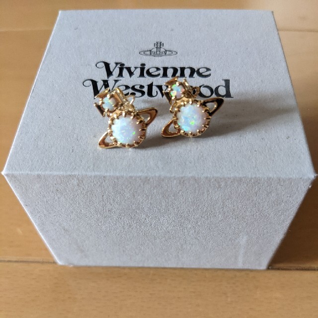 Vivienne Westwoodのピアス | gellonautos.cl
