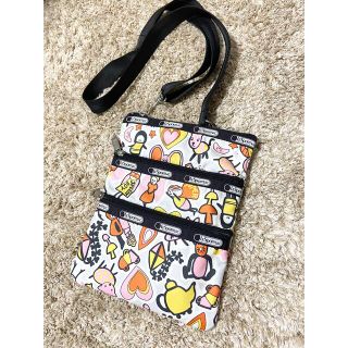 レスポートサック(LeSportsac)の【美品！24時間以内発送】レスポートサック(ショルダーバッグ)