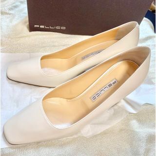 ペリーコ(PELLICO)のPELLICO パンプス　ベージュ　美品(ハイヒール/パンプス)